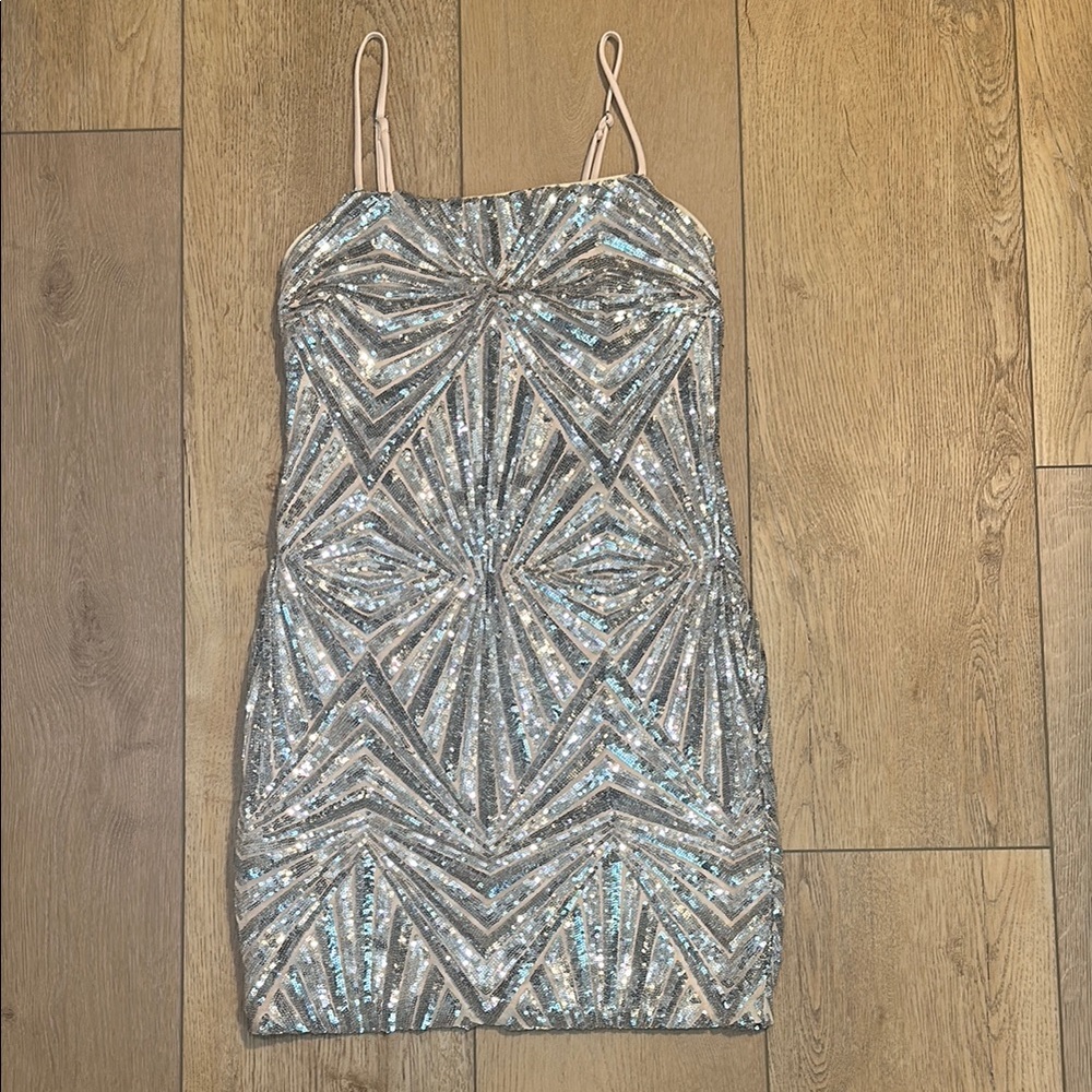 Lulu's silver sequin dress (Lost in Your Eyes Dress), NWT, Size Large